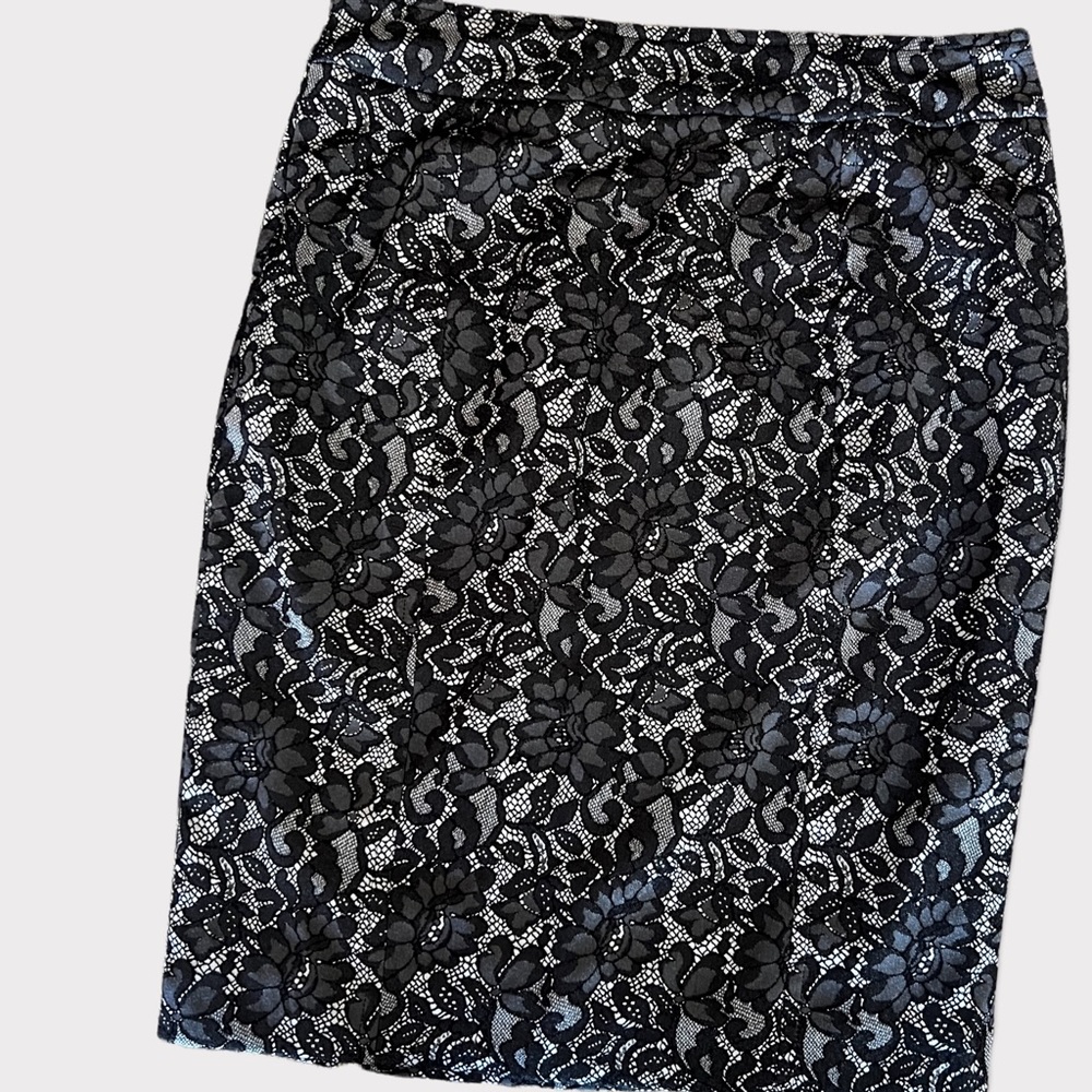 NEW Worthington Petite Stretch Black Floral Lace Knee Length Pencil Skirt 6P - Picture 6 of 6
